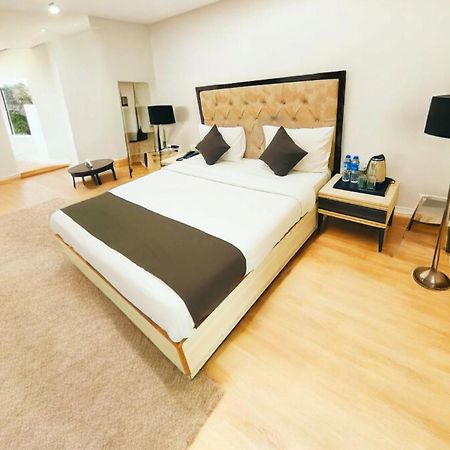 Hotel The Almora Residency - Complimentary Airport Trasnfer Neu-Delhi Exterior foto