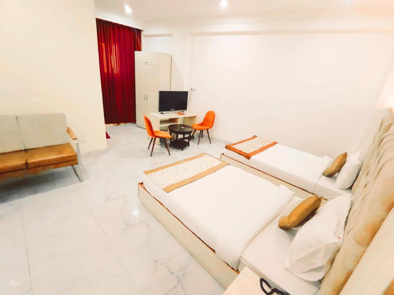 Hotel The Almora Residency - Complimentary Airport Trasnfer Neu-Delhi Exterior foto