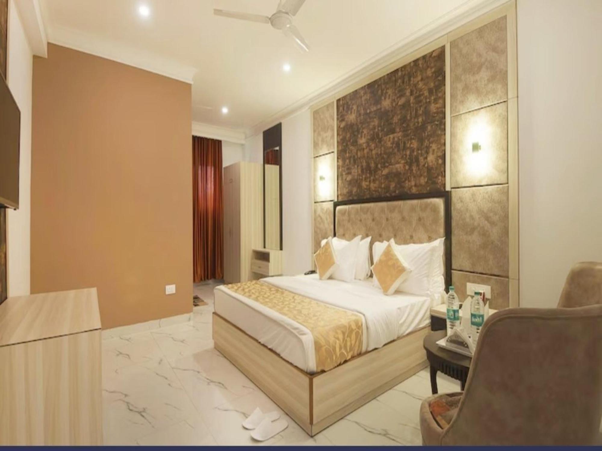 Hotel The Almora Residency - Complimentary Airport Trasnfer Neu-Delhi Exterior foto