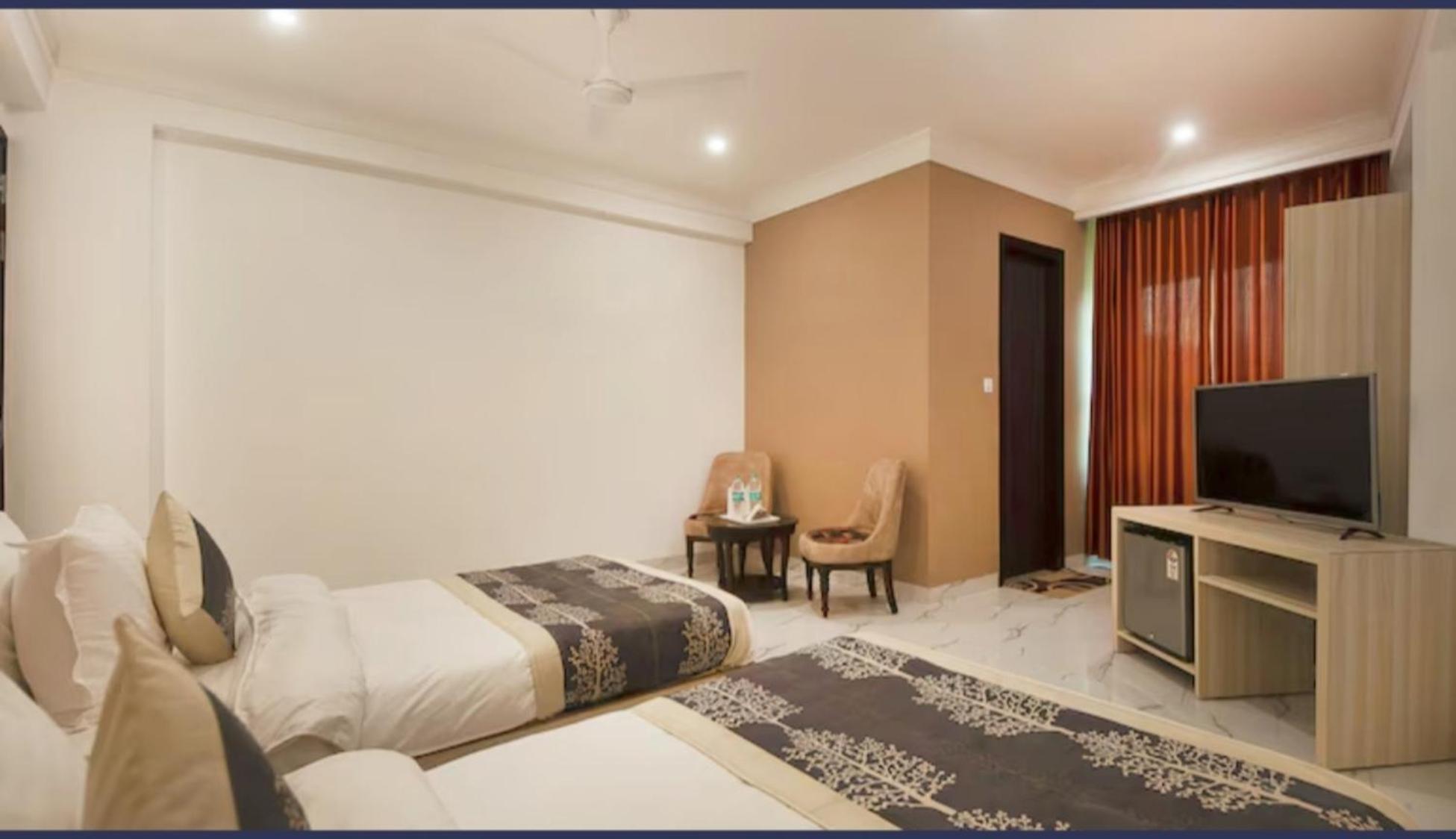 Hotel The Almora Residency - Complimentary Airport Trasnfer Neu-Delhi Zimmer foto