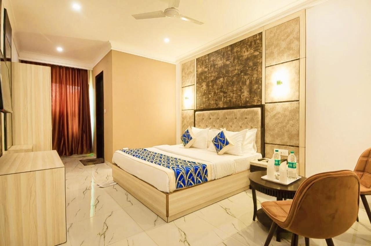 Hotel The Almora Residency - Complimentary Airport Trasnfer Neu-Delhi Exterior foto
